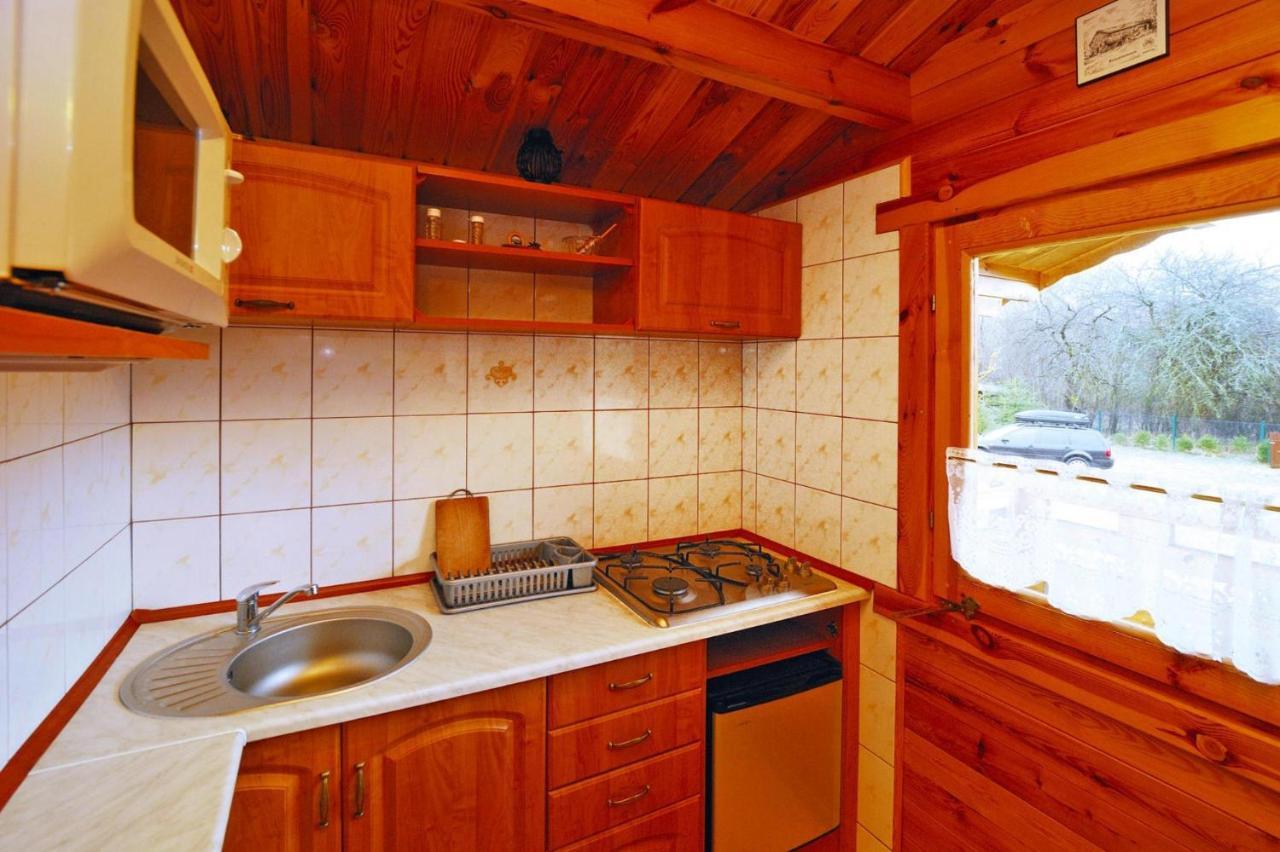 Holiday Home Close To The Lake Shore, Dabrowica Dabrowica  Exteriör bild