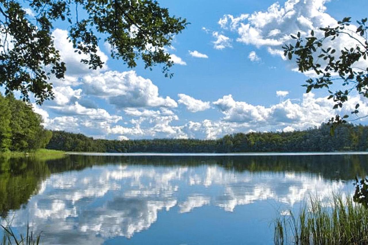 Holiday Home Close To The Lake Shore, Dabrowica Dabrowica  Exteriör bild