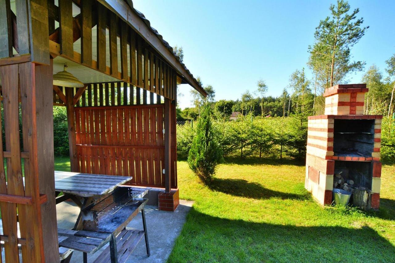 Holiday Home Close To The Lake Shore, Dabrowica Dabrowica  Exteriör bild