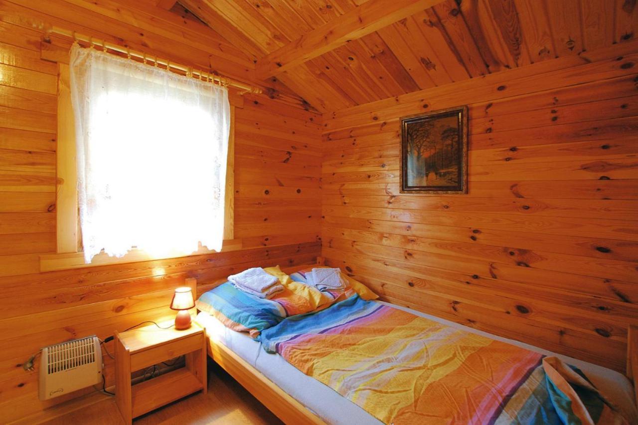Holiday Home Close To The Lake Shore, Dabrowica Dabrowica  Exteriör bild